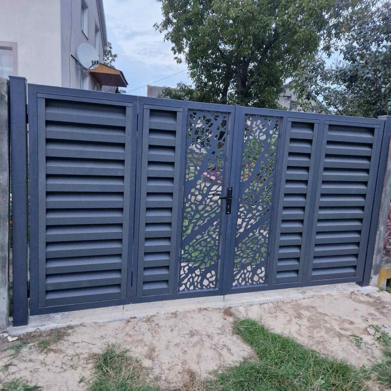 Ворота з лазерним різом «Дерево»
